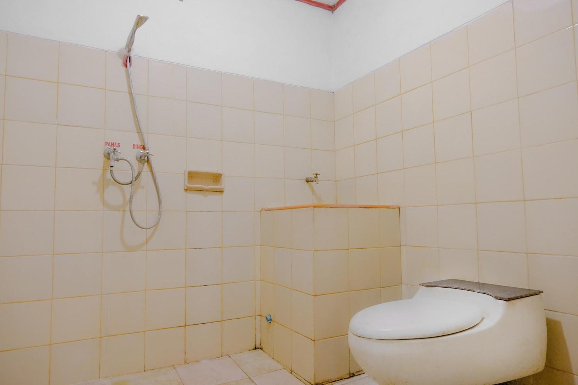 Oyo Life 2638 Hotel Raya Sarangan Εξωτερικό φωτογραφία