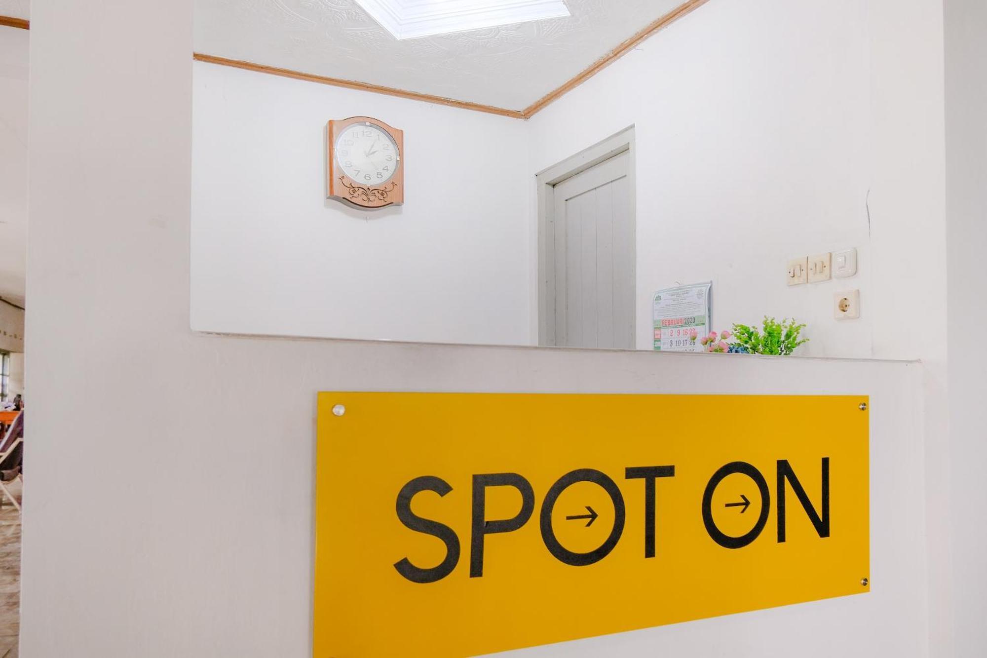 Oyo Life 2638 Hotel Raya Sarangan Εξωτερικό φωτογραφία
