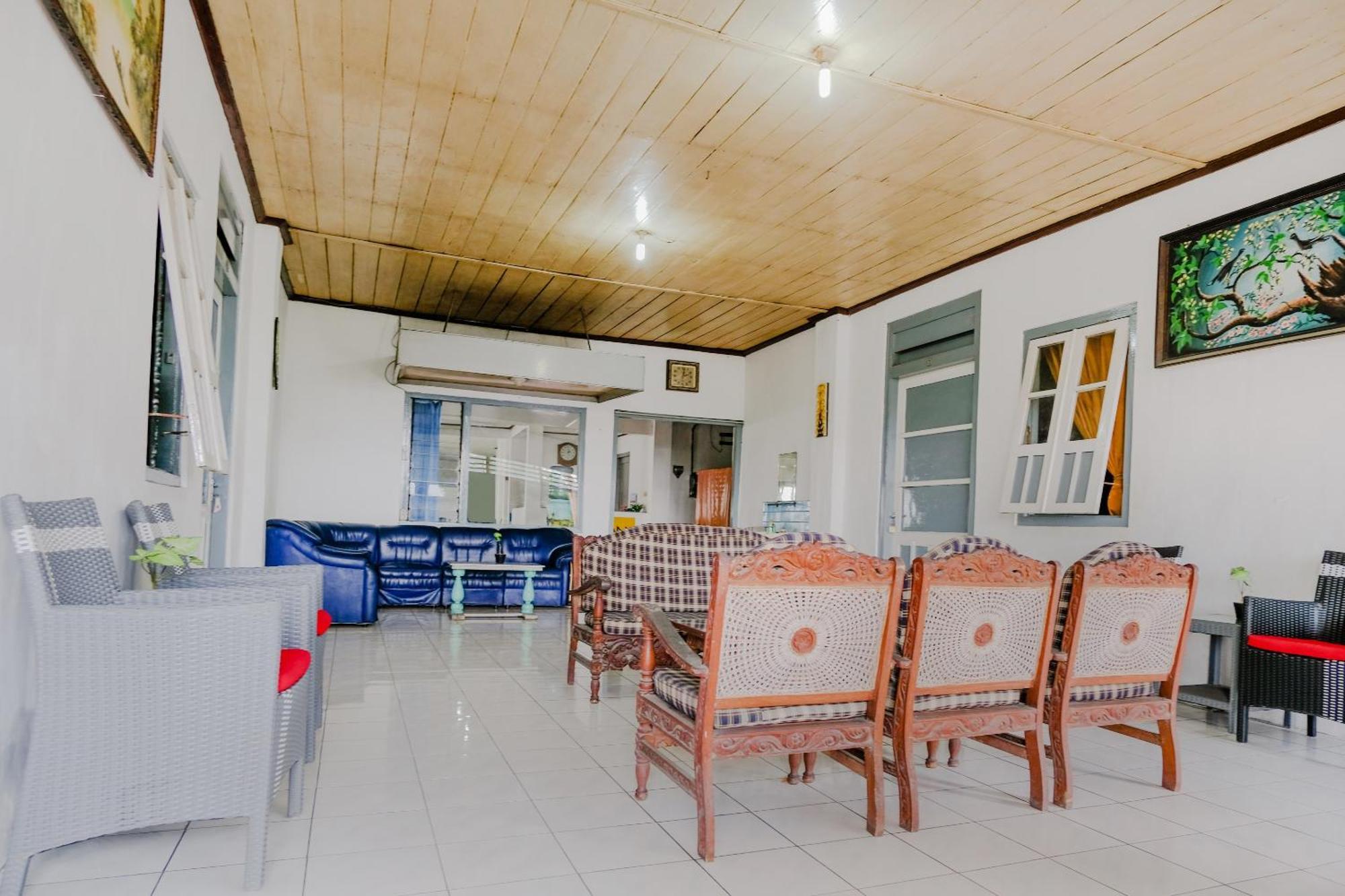 Oyo Life 2638 Hotel Raya Sarangan Εξωτερικό φωτογραφία
