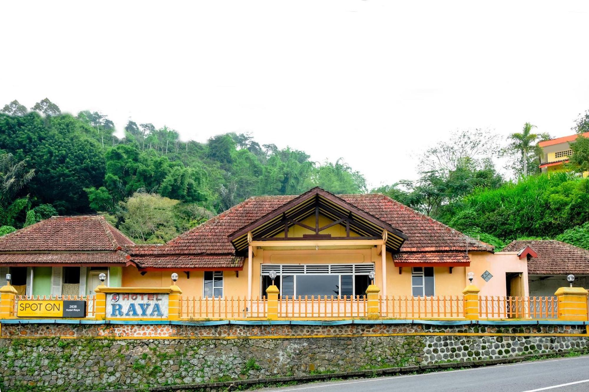 Oyo Life 2638 Hotel Raya Sarangan Εξωτερικό φωτογραφία